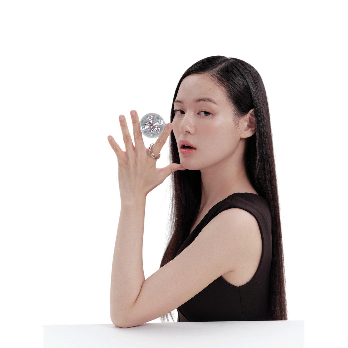 그립비 룬 플러스 오채 나비 실버 — 모델 착용 사진